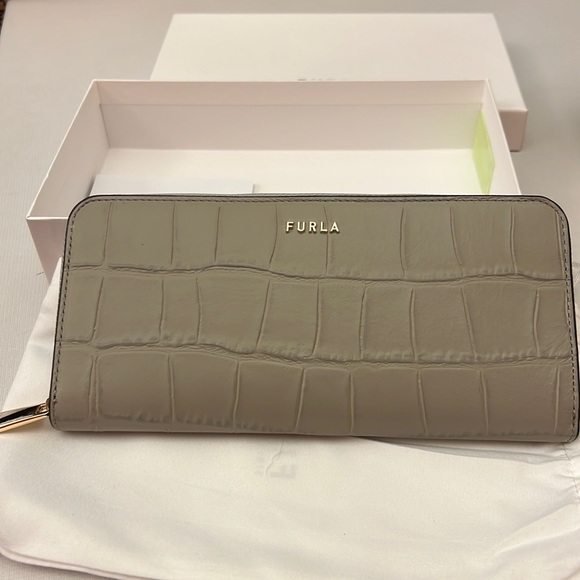 Furla Croc Wallet - long, zipped - Picture 1 of 6